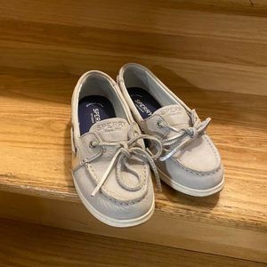 Grey/silver sperrys